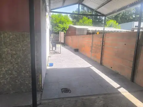 Casa 4 ambientes con 1 baño