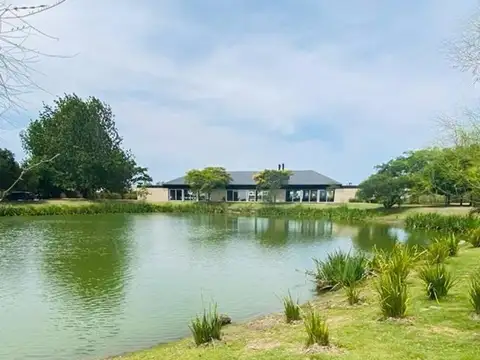 Terreno en Venta en El Cantón - Barrio Golf, USD 90.000