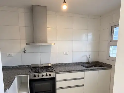 Depto Tipo Casa en Alquiler en Barrio Felix U.Camet, $ 700.000
