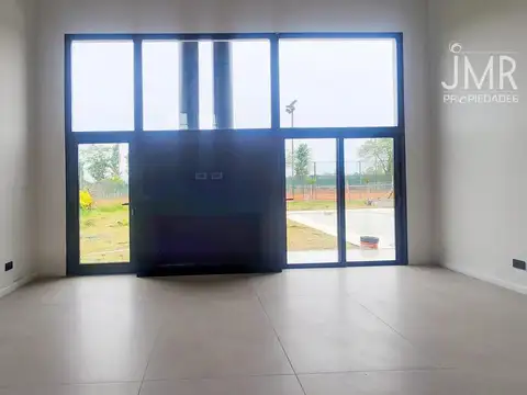 Casa Venta 3 Dormitorios Lotes de 450 m2. Barrio Lagoon. Pilar