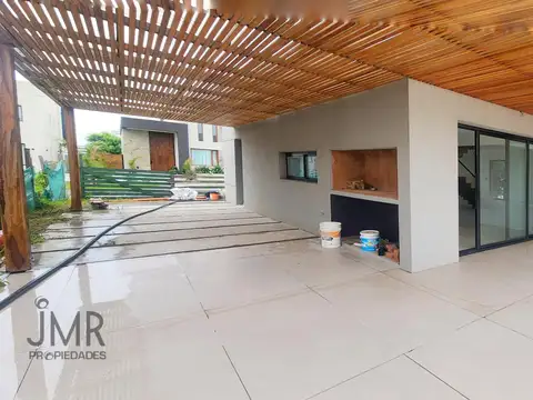 Casa Venta 3 Dormitorios Lotes de 450 m2. Barrio Lagoon. Pilar