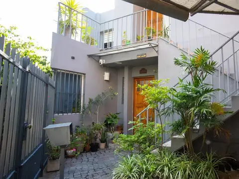 Depto Tipo Casa 4 ambientes con 2 baños