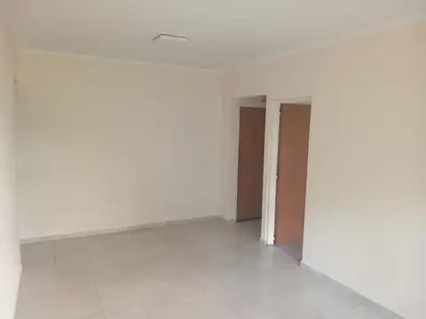 Lindo 3 AMB en PB c/ cochera en complejo cerrado c/seguridad y SUM ubicado a 1 cuadra de Av Mitre