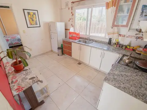 Depto Tipo Casa en Venta 50 años