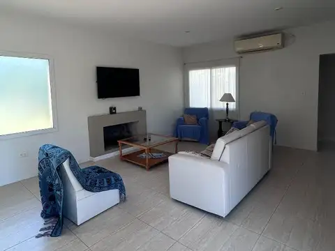 Casa en Venta con 6 cocheras