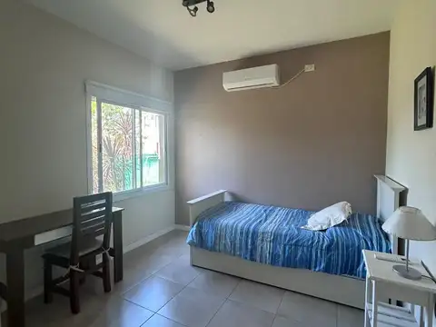 Casa en Venta en El Cantón - Barrio Golf, USD 235.000