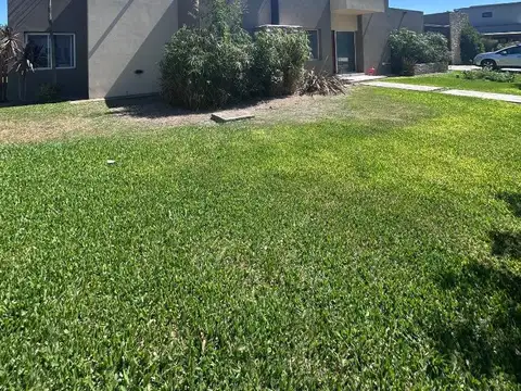 Casa en Venta en El Cantón - Barrio Golf, USD 235.000