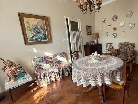 Laprida 1400, Piso 1