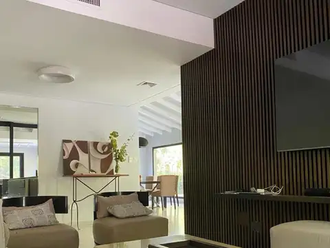 Casa en Venta en Solar Del Bosque, USD 285.000