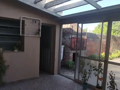 Venta de Casa 2 Dormitorios en Los Hornos, La Plata