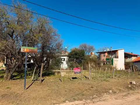 Hermoso terreno en Mina Clavero en venta