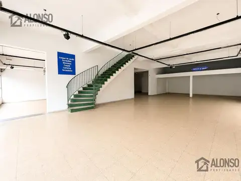 Alquiler - Esquina Comercial - Múltiples Destinos