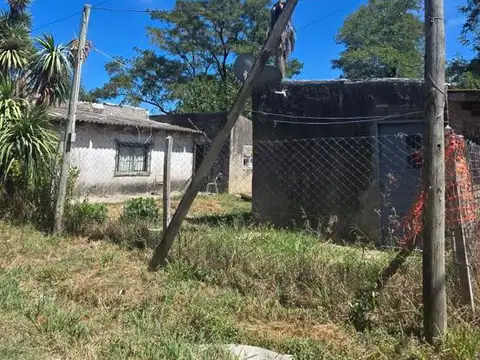 Casa 3 ambientes con 1 baño