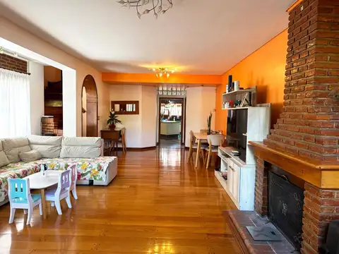Casa 5 ambientes con 5 baños