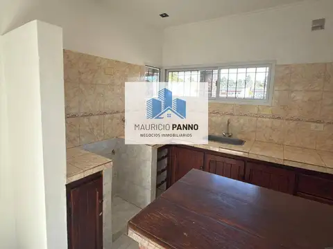 Casa en Alquiler con 1 cochera