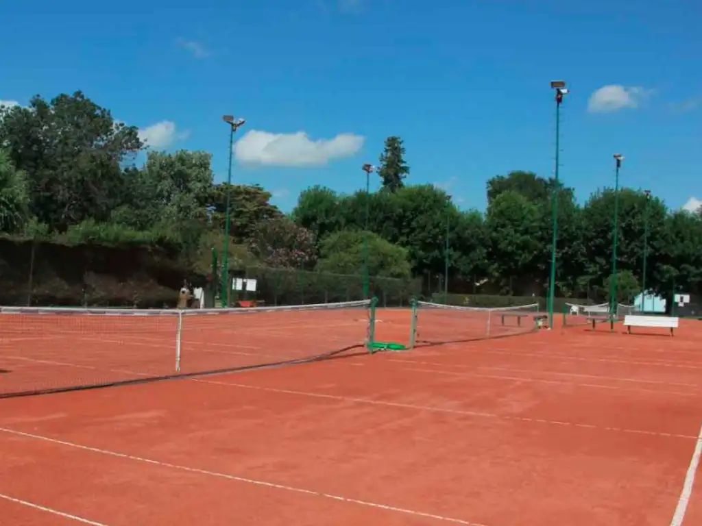 Actividades deportivas futbol, voley, paddle, tenis, basquet en El Casco