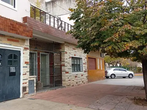 Dos casas en Block en venta Parque Avellaneda