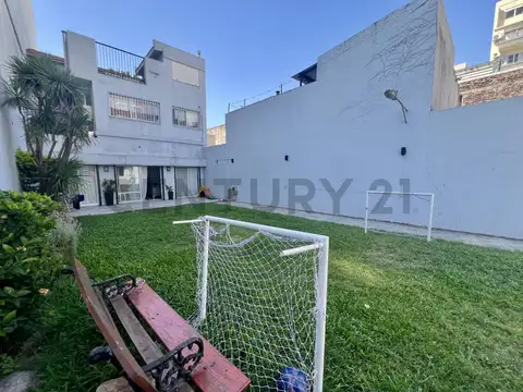 PH PB con JARDÍN 8,66 m de FRENTE, QUINCHO y PARRILLA | 2 DORMITORIOS (SUITE + VESTIDOR)