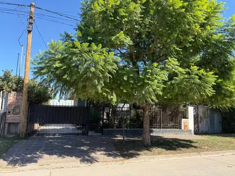 Casa - Venta - Argentina, Lobos