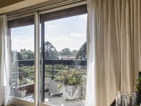 Av. Figueroa Alcorta y Cavia