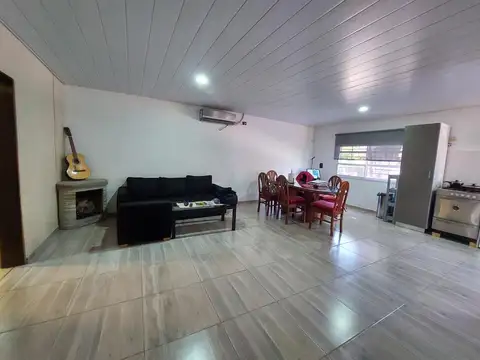 Casa 3 ambientes con 1 baño