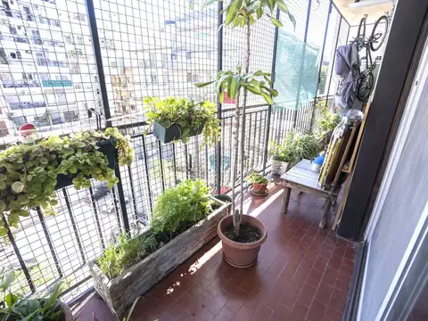 Excelente departamento 5 ambientes + dependencia Recoleta