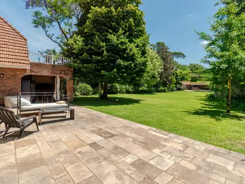 Casa 5 ambientes con 7 baños