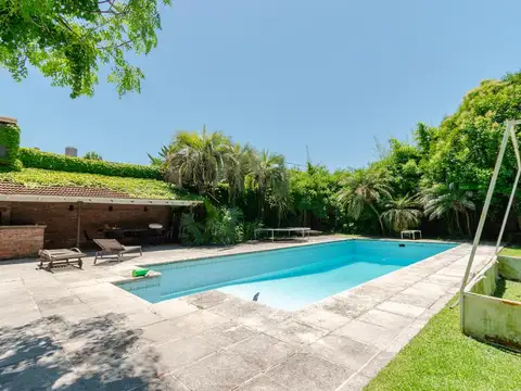 Casa en Venta con 8 cocheras