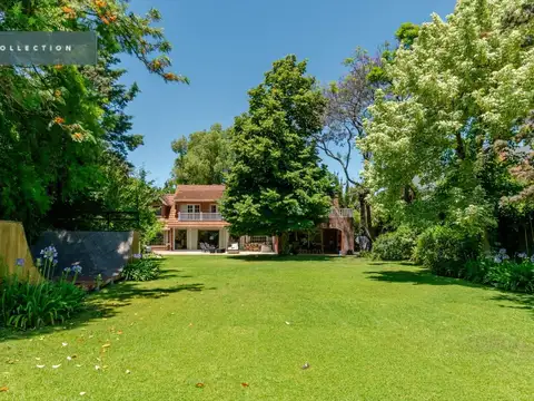 Importante casa sobre 1950m2 de lote en venta ubicada en Las Lomas de San Isidro.
