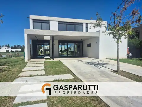Casa en Venta al Este
