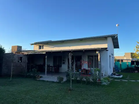 Casa en VENTA - Los alamos al 100 - Barrio El Escorial