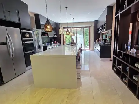 Casa en Venta al Este