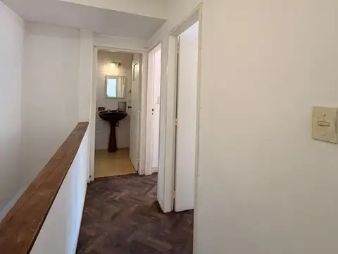 Casa en Alquiler con 1 cochera