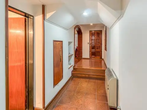 Casa 6 ambientes con 3 baños