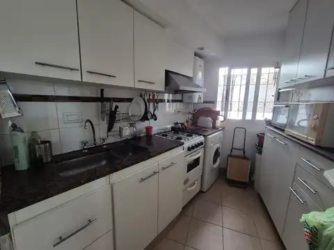 CASA 2 AMBIENTES BIEN UBICADA EN JOSÉ LEÓN SUAREZ