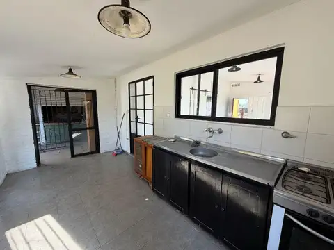 Casa 3 ambientes con 2 baños
