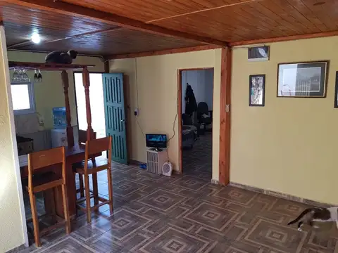 Casa 5 ambientes con 1 baño