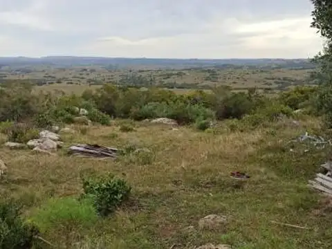 Chacra en venta con Arroyo, San Carlos Uruguay
