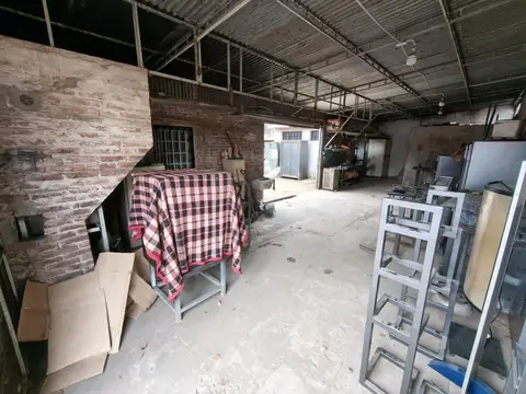 Galpon en Venta 17  mts Fondo