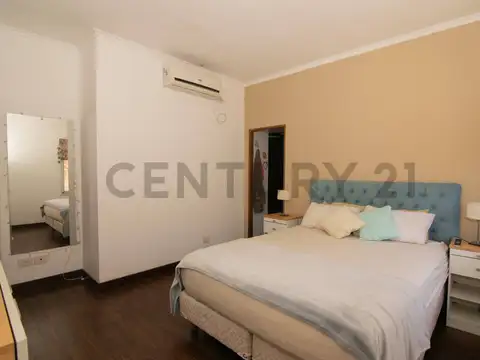 CASA 3 AMBIENTES CON PATIO Y COCHERA - CASEROS