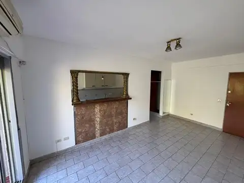Departamento en Alquiler en Monte Castro, $ 600.000