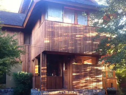 Casa en Venta con 4 cocheras