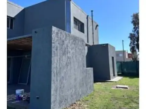 Casa de 3 dormitorios, J.B.Justo 9403,  Portal de Aldea