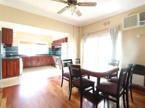 Casa 7 ambientes con 3 baños