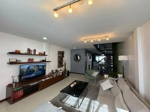 Depto Tipo Casa en Venta de 3 dormitorios