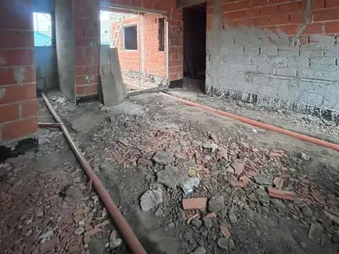 Casa 4 ambientes con 1 baño