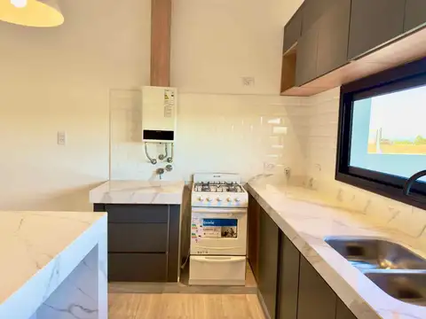 Casa 3 ambientes con 1 baño