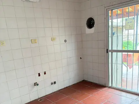 Local en Alquiler en Pilar Centro, $ 800.000