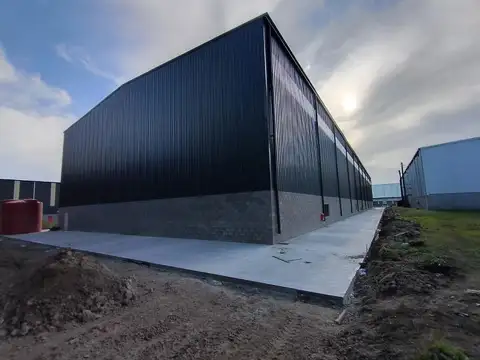 Galpón en alquiler y en venta en Polo Industrial Ezeiza.