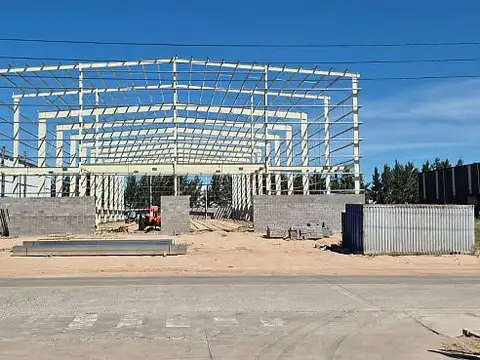 Galpón en alquiler y en venta en Polo Industrial Ezeiza.